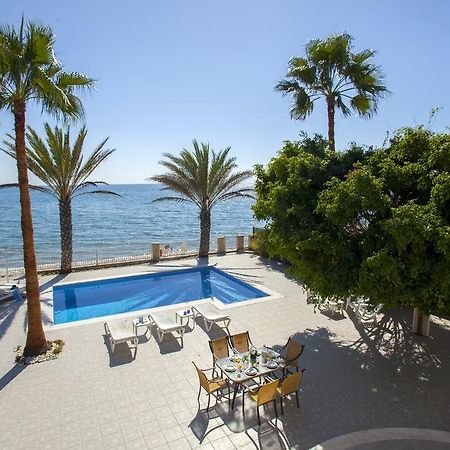 Meneou Beachfront Villa Sunset 페르볼리아 객실 사진